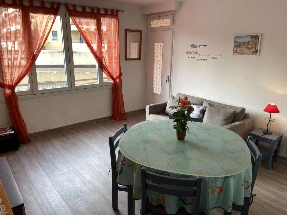 3 Pieces, 6 Couchages, Parking, Proche Et Commerces, - Fr-1-226a-152