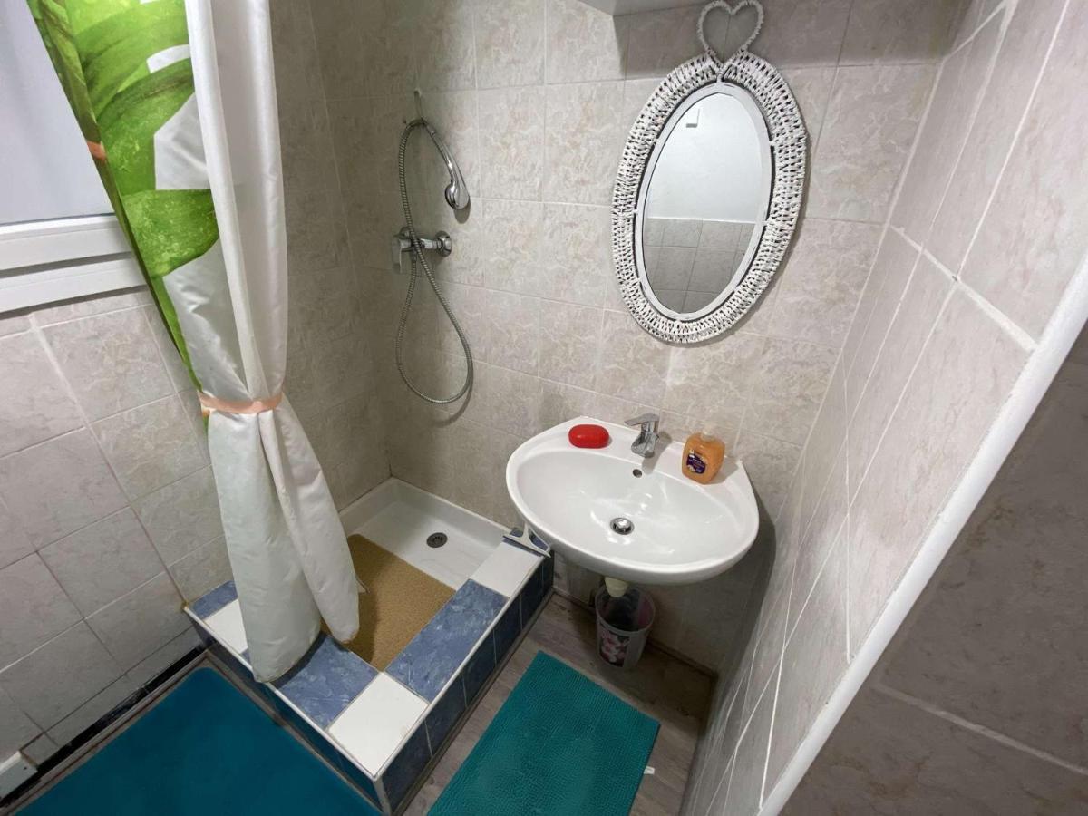 3 Pieces, 6 Couchages, Parking, Proche Et Commerces, - Fr-1-226a-152 Appartement *